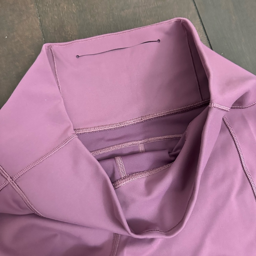 Lululemon Mauve Cropped 18” Leggings Size 10 - Picture 9 of 11